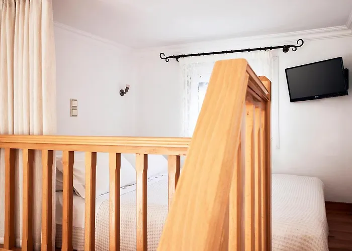 Garifalakis House * Pollonia