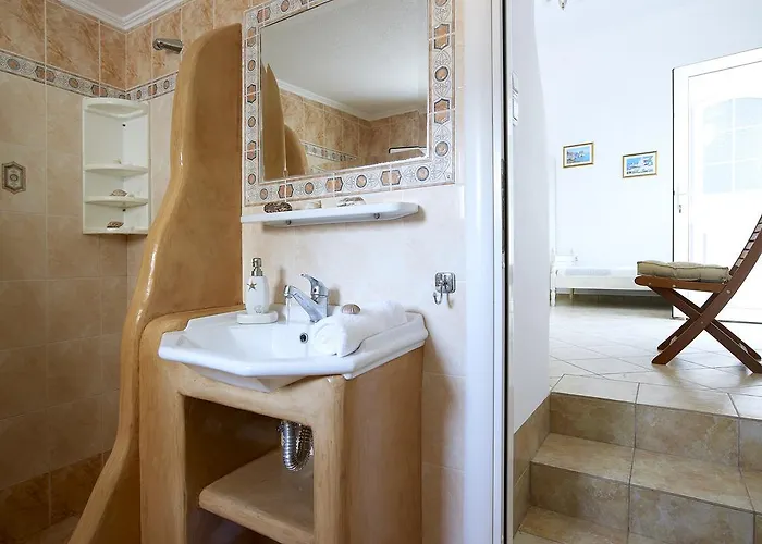 Garifalakis House Pollonia